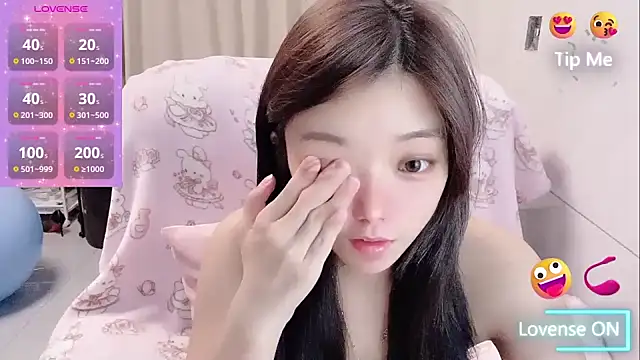 Snapshot of Puting_q chatting on April 27, 11:14 pm Puting q online show from April 27, 11:14 pm