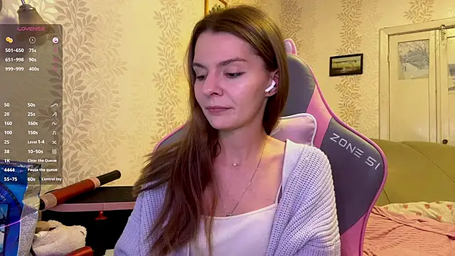 Snapshot of AnnWaddie chatting on March 22, 10:02 pm AnnWaddie online show from March 22, 10:02 pm