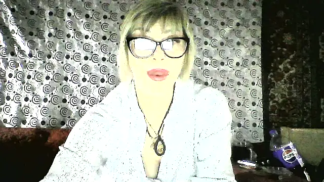 Lia Rayss online show from March 19, 8:24 pm