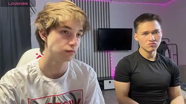 Hunks bromance online show from March 22, 6:33 pm