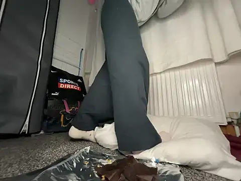 Snapshot of bimboiiii chatting on March 24, 10:04 pm bimboiiii online show from March 24, 10:04 pm