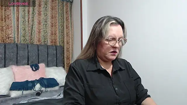 Snapshot of Malu_617 chatting on May 30, 1:46 am Malu 617 online show from May 30, 1:46 am
