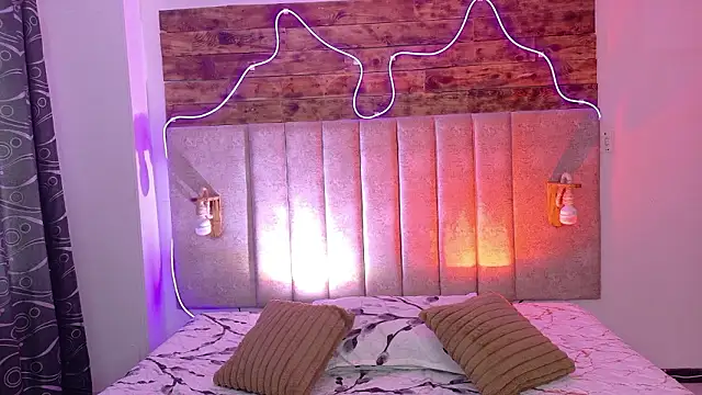 lil moon1 online show from March 27, 12:27 pm