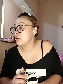 lua-bfly online show from May 3, 4:46 pm