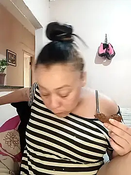 lua-bfly online show from May 4, 5:42 pm