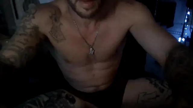 Snapshot of Envyussfantasy chatting on June 7, 12:59 am Envyussfantasy online show from June 7, 12:59 am