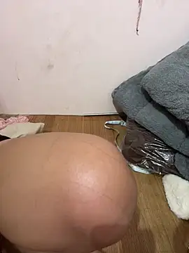 Snapshot of AYW-19 chatting on March 20, 10:25 pm AYW-19 online show from March 20, 10:25 pm