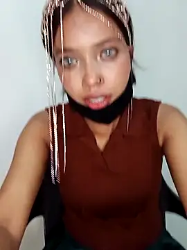 Snapshot of Candyy_crushh chatting on March 17, 2:42 pm Candyy crushh online show from March 17, 2:42 pm