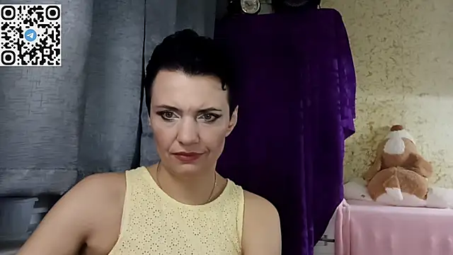 Snapshot of HotMamaQueen234 chatting on March 31, 7:14 pm HotMamaQueen234 online show from March 31, 7:14 pm
