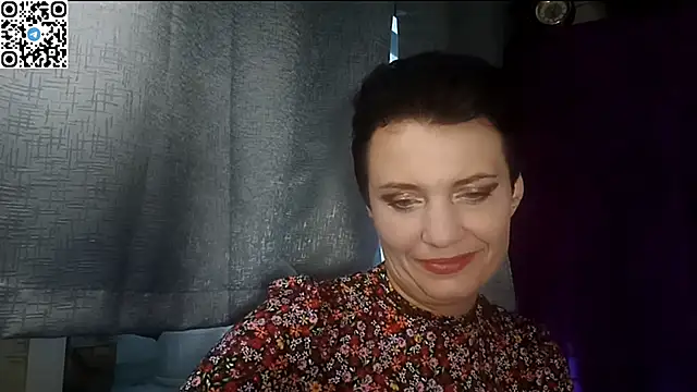 Snapshot of HotMamaQueen234 chatting on April 23, 3:03 pm HotMamaQueen234 online show from April 23, 3:03 pm
