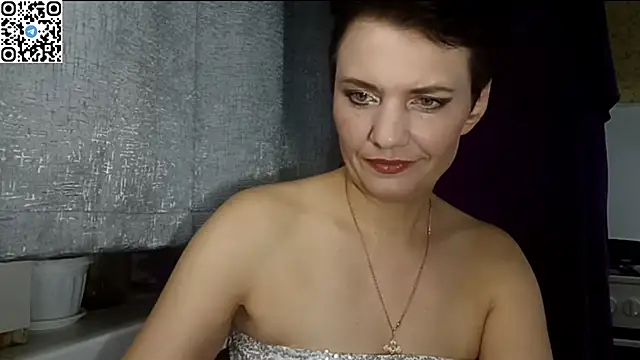 Snapshot of HotMamaQueen234 chatting on May 19, 7:20 pm HotMamaQueen234 online show from May 19, 7:20 pm