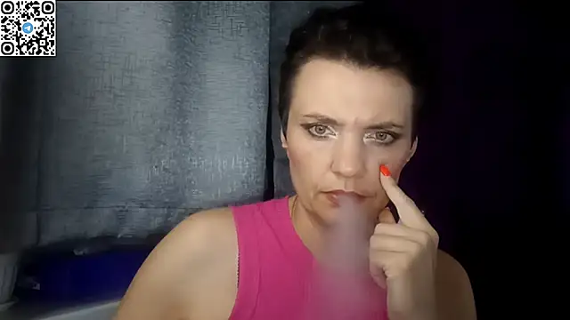 Snapshot of HotMamaQueen234 chatting on May 31, 6:20 pm HotMamaQueen234 online show from May 31, 6:20 pm