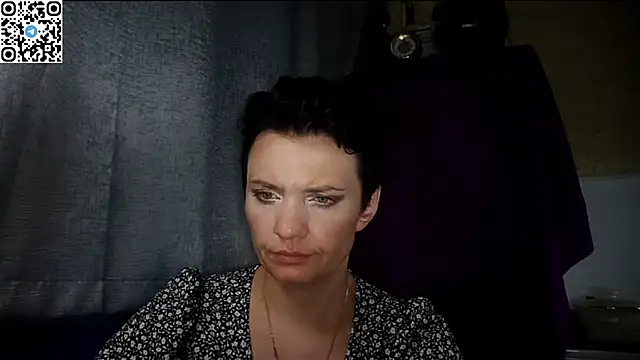 Snapshot of HotMamaQueen234 chatting on June 7, 9:07 pm HotMamaQueen234 online show from June 7, 9:07 pm