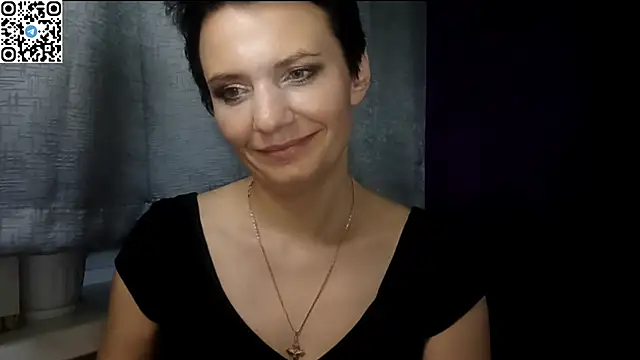 Snapshot of HotMamaQueen234 chatting on June 13, 12:30 am HotMamaQueen234 online show from June 13, 12:30 am