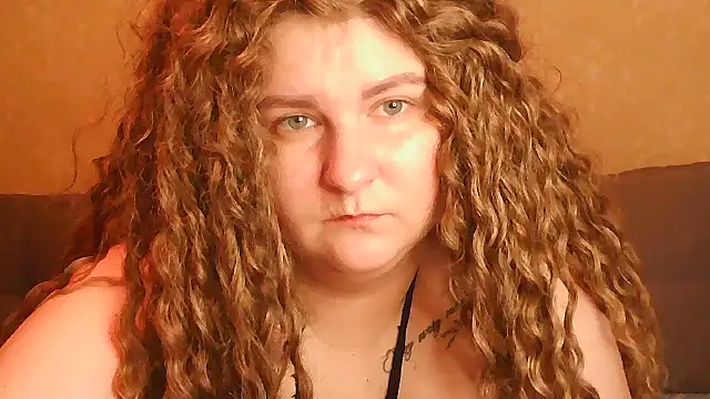 Snapshot of Minisstra chatting on March 21, 9:36 am Minisstra online show from March 21, 9:36 am