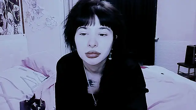 AllisonDeetz online show from June 6, 5:17 pm