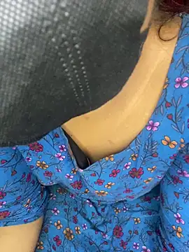 Snapshot of Dilki-udara chatting on March 19, 5:44 am Dilki-udara online show from March 19, 5:44 am