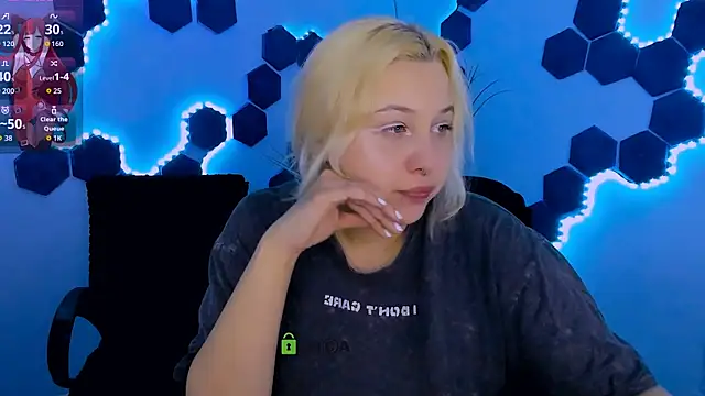 Snapshot of aria_blaze_ chatting on March 19, 1:15 pm aria blaze online show from March 19, 1:15 pm