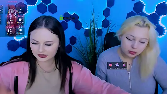 Snapshot of aria_blaze_ chatting on March 20, 9:58 am aria blaze online show from March 20, 9:58 am