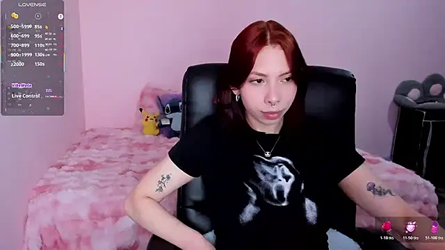 Snapshot of laurita_Olssen27 chatting on April 22, 2:51 pm laurita Olssen27 online show from April 22, 2:51 pm