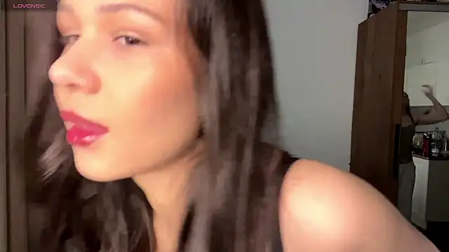 SparkSkarlet online show from April 19, 4:50 pm