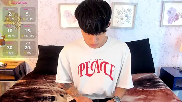 Snapshot of Madness_savage chatting on March 20, 11:37 am Madness savage online show from March 20, 11:37 am