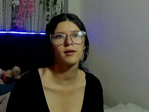 EmiSchwarz online show from March 29, 1:16 am