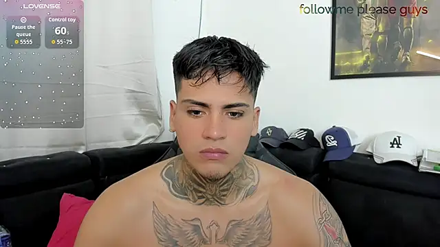 sweetlatinoboy online show from April 12, 10:37 pm