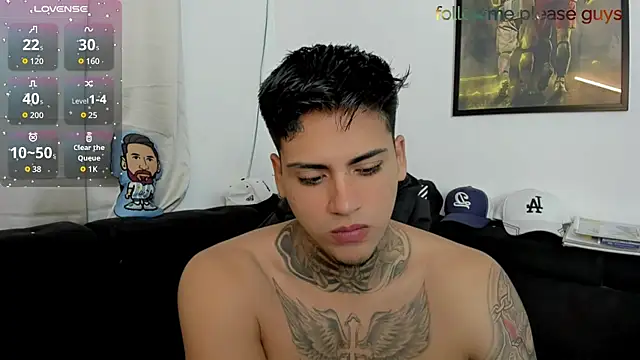 sweetlatinoboy online show from April 18, 11:14 am