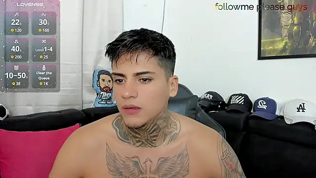 sweetlatinoboy online show from April 18, 9:59 pm