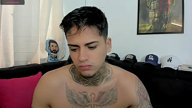 sweetlatinoboy online show from April 20, 12:52 pm