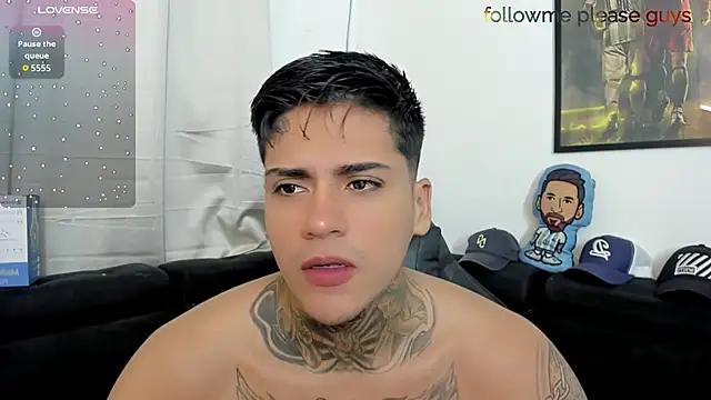 sweetlatinoboy online show from May 8, 10:42 am