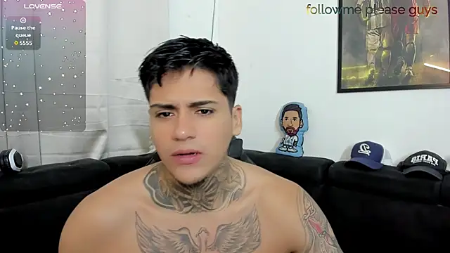 sweetlatinoboy online show from May 17, 11:28 am