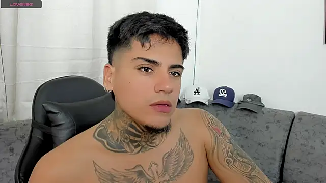 sweetlatinoboy online show from June 28, 10:05 pm