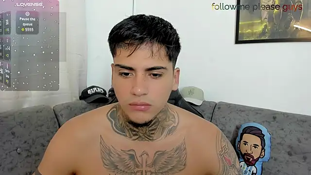 sweetlatinoboy online show from July 4, 10:16 pm