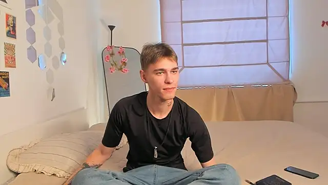 Snapshot of Shadow_blink chatting on March 21, 12:43 pm Shadow blink online show from March 21, 12:43 pm