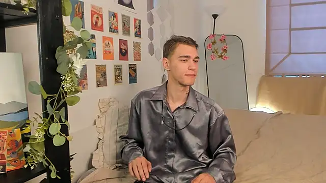 Snapshot of Shadow_blink chatting on March 23, 12:09 pm Shadow blink online show from March 23, 12:09 pm