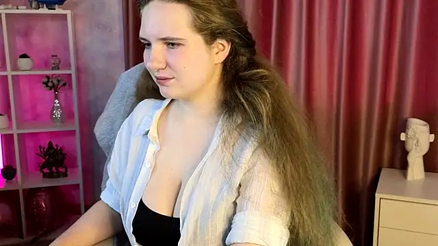 Amaliya Evans online show from March 26, 5:57 am