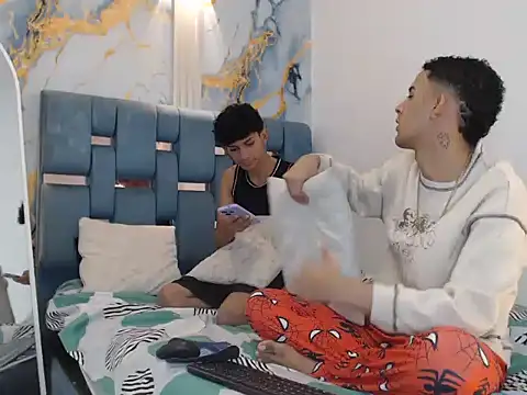 Snapshot of SEXY_BIG_COCK chatting on March 19, 1:37 pm SEXY BIG COCK online show from March 19, 1:37 pm