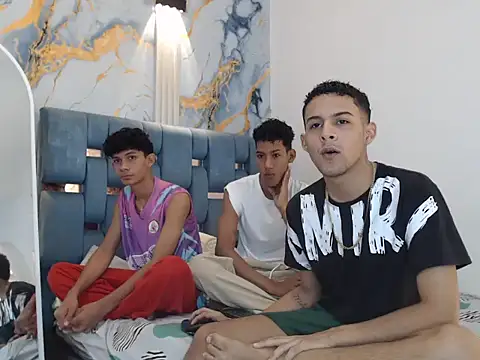 Snapshot of SEXY_BIG_COCK chatting on March 22, 1:36 pm SEXY BIG COCK online show from March 22, 1:36 pm