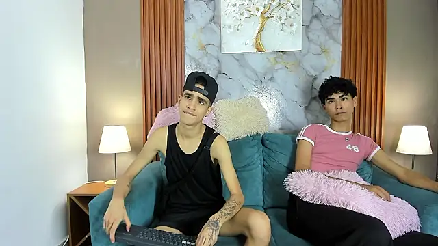 NAUGHTY BOYS1 online show from March 21, 7:28 pm