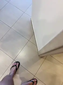 Snapshot of domyro chatting on April 5, 10:34 am domyro online show from April 5, 10:34 am