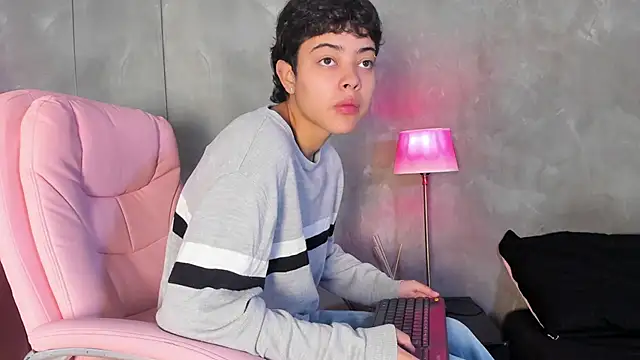 Cris Sasha online show from March 25, 11:49 am