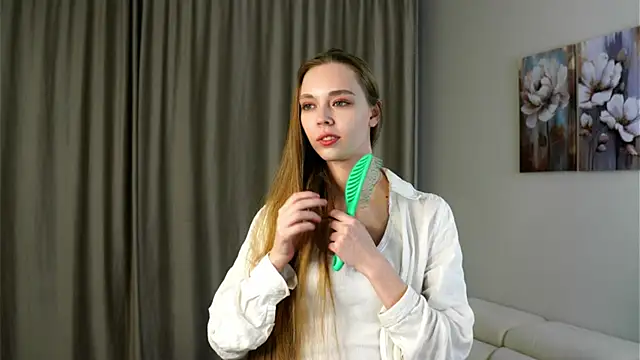 Snapshot of HermaFrain chatting on April 7, 7:36 pm HermaFrain online show from April 7, 7:36 pm