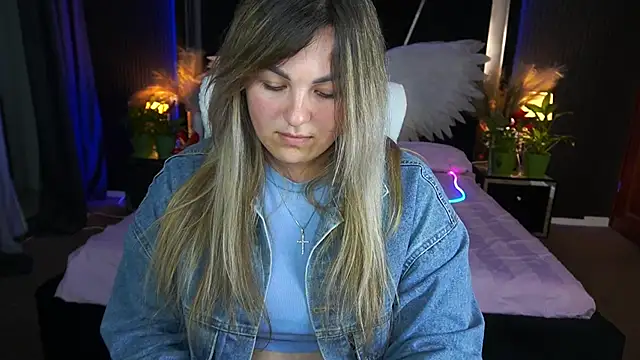 AlissyaGrayy online show from May 14, 6:58 pm
