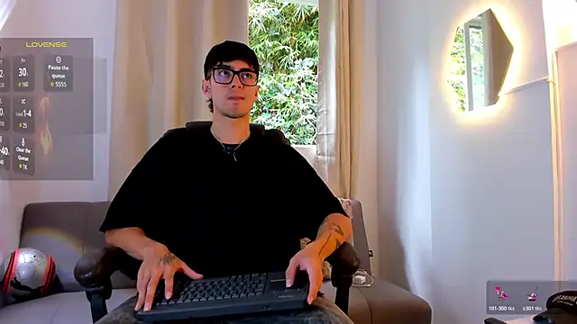 Snapshot of etham_wolf1 chatting on July 28, 6:20 pm etham wolf1 online show from July 28, 6:20 pm