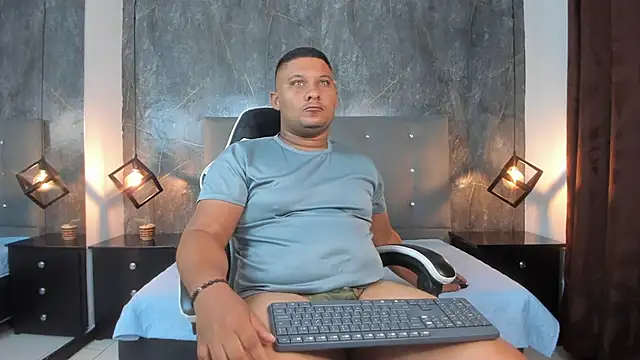 Snapshot of Liam_Carters chatting on March 28, 11:43 am Liam Carters online show from March 28, 11:43 am