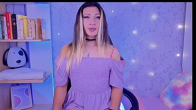  Alexaavandercloude online show from August 4, 7:27 pm