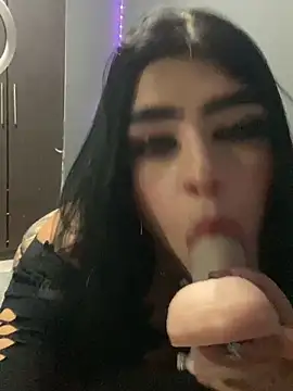 Snapshot of mia_grimes chatting on March 21, 12:26 am mia grimes online show from March 21, 12:26 am