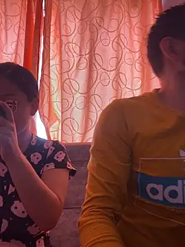 Snapshot of leoylia chatting on March 19, 8:24 pm leoylia online show from March 19, 8:24 pm